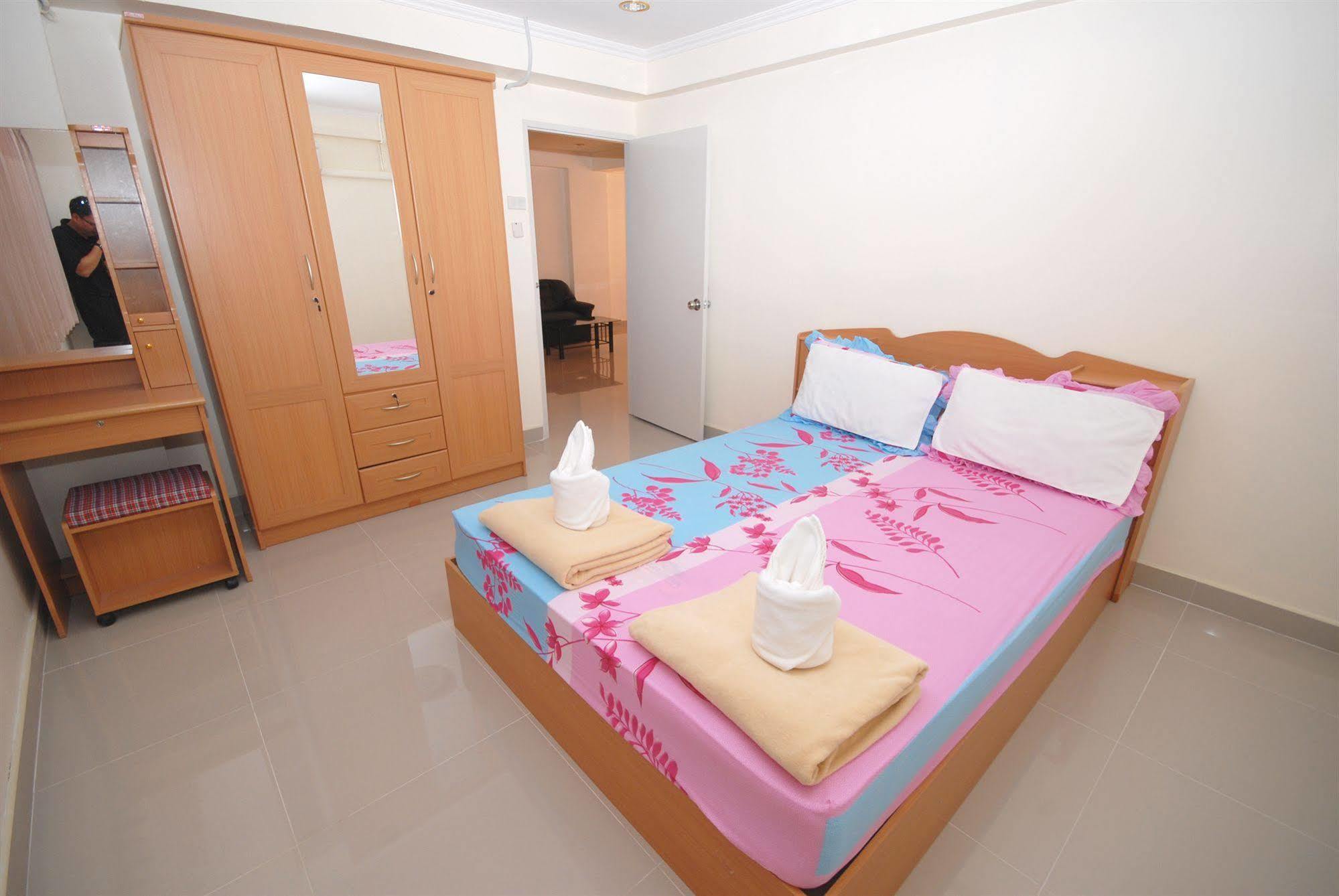 Ostello Cozy Loft Pattaya Esterno foto